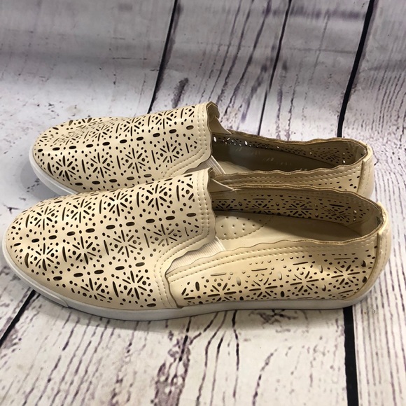 Solesenseability ivory Nude Briella slip on NWOT - Picture 3 of 5